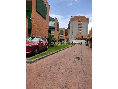 Casa de 4 alcobas en venta en Gratamira, Bogotá, 264 m² · foto 3 de 20