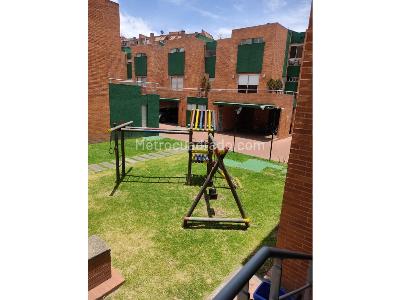 Casa de 4 alcobas en venta en Gratamira, Bogotá, 264 m² · foto 4 de 20
