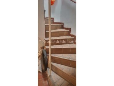 Casa de 5 alcobas en venta en Puente Aranda, Bogotá, 250 m² · foto 5 de 18