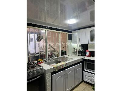 Casa de 5 alcobas en venta en Puente Aranda, Bogotá, 250 m² · foto 10 de 18