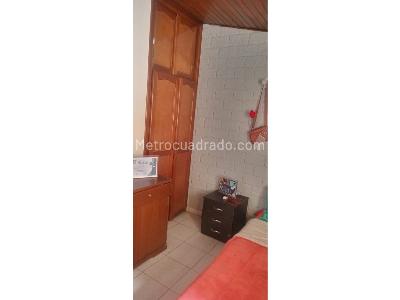 Casa de 5 alcobas en venta en Puente Aranda, Bogotá, 250 m² · foto 13 de 18