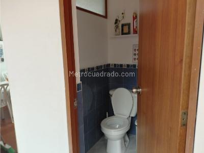Casa de 5 alcobas en venta en El Lago, Bogotá, 772 m² · foto 9 de 20