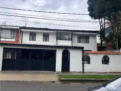 Casa de 5 alcobas en venta en Lisboa, Bogotá, 340 m² · foto 2 de 20