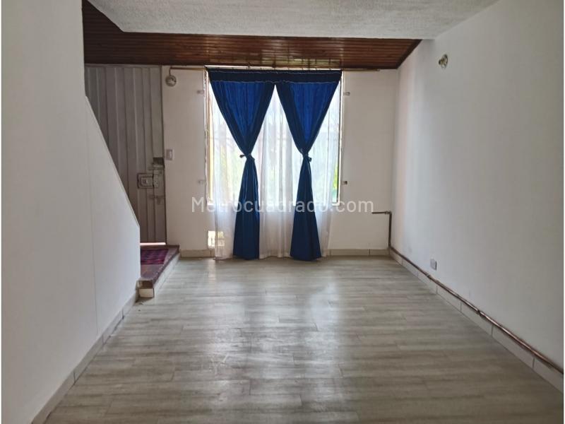 Casa – Soacha, Quintanares, Comuna San Mateo - Más