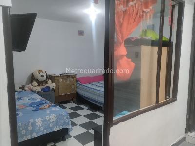 Casa de 5 alcobas en venta en Gran Britalia, Bogotá, 305 m² · foto 4 de 20