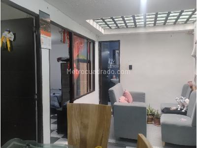 Casa de 5 alcobas en venta en Gran Britalia, Bogotá, 305 m² · foto 9 de 20