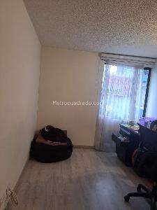 Apartamento de 3 alcobas en venta en Ciudad Salitre Occidental, Bogotá, 84 m² · foto 7 de 11