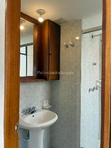 Apartamento de 3 alcobas en venta en Ciudad Salitre, Bogotá, 85 m² · foto 5 de 9