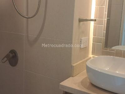 Apartamento de 3 alcobas en venta en La Esperanza Modelia, Bogotá, 72 m² · foto 4 de 13