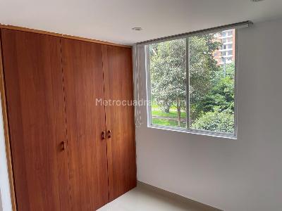 Apartamento de 3 alcobas en venta en Ciudad Salitre Oriental, Bogotá, 70 m² · foto 8 de 13