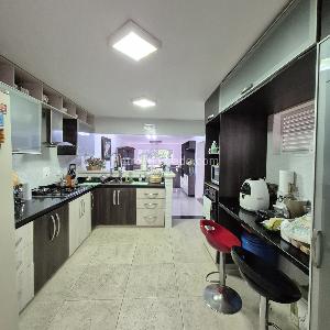 Casa de 5 alcobas en venta en Altos De Cabecera, Bucaramanga, 260 m² · foto 6 de 20