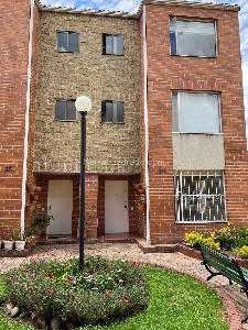 Casa en venta en Mirandela, Bogotá · foto 3 de 20