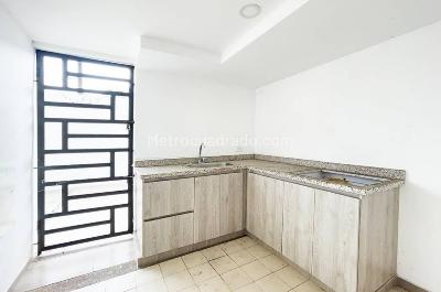 Apartamento de 3 alcobas en venta en Los Almendros, Girardot, 75 m² · foto 4 de 8