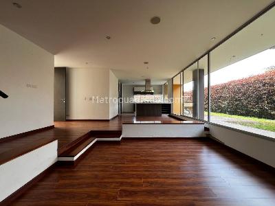 Casa de 5 alcobas en venta en Chuntame, Cajicá, 188 m² · foto 3 de 14