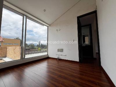 Casa de 5 alcobas en venta en Chuntame, Cajicá, 188 m² · foto 4 de 14