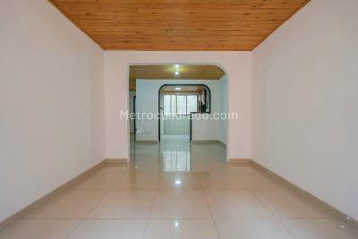Casa de 5 alcobas en venta en El Pino, Bogotá, 194 m² · foto 15 de 20
