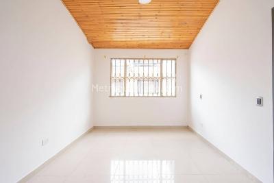 Casa de 5 alcobas en venta en El Pino, Bogotá, 194 m² · foto 4 de 20