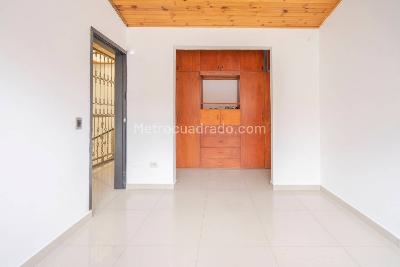 Casa de 5 alcobas en venta en El Pino, Bogotá, 194 m² · foto 5 de 20