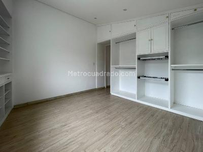 Apartamento en venta en Santa Barbara Alta, Bogotá · foto 4 de 11