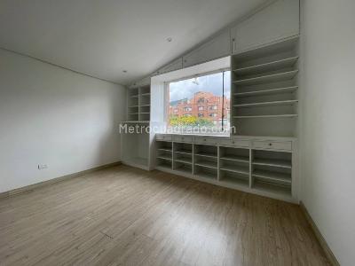 Apartamento en venta en Santa Barbara Alta, Bogotá · foto 9 de 11