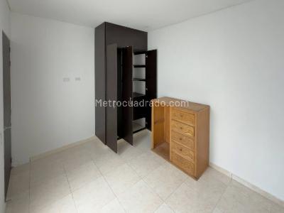 Casa de 3 alcobas en venta en Rosa Blanca, Girardot, 73 m² · foto 3 de 12