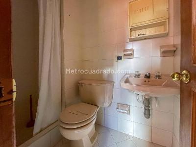 Apartamento de 4 alcobas en venta en Pasadena, Bogotá, 131 m² · foto 3 de 10