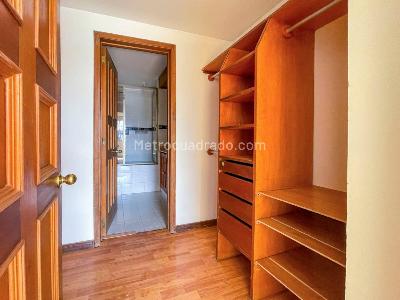 Apartamento de 4 alcobas en venta en Pasadena, Bogotá, 131 m² · foto 5 de 10