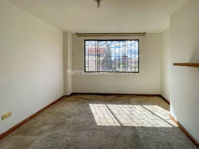 Apartamento de 4 alcobas en venta en Pasadena, Bogotá, 131 m² · foto 6 de 10