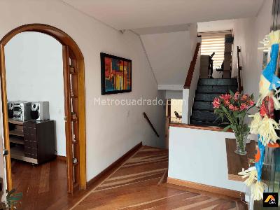 Casa de 3 alcobas en venta en Cedritos Cedro Golf, Bogotá, 176 m² · foto 2 de 11