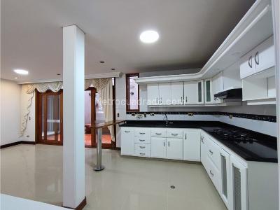 Casa de 4 alcobas en venta en Sabaneta, Sabaneta, 295 m² · foto 4 de 20