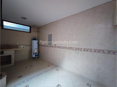 Casa de 4 alcobas en venta en Sabaneta, Sabaneta, 295 m² · foto 9 de 20