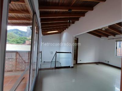 Casa de 4 alcobas en venta en Sabaneta, Sabaneta, 295 m² · foto 13 de 20