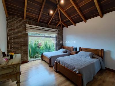 Casa de 4 alcobas en venta en Las Palmas, Medellín, 500 m² · foto 11 de 20