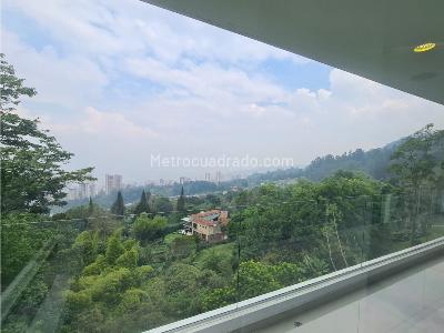Casa de 4 alcobas en venta en Los Balsos, Medellín, 1781 m² · foto 4 de 20