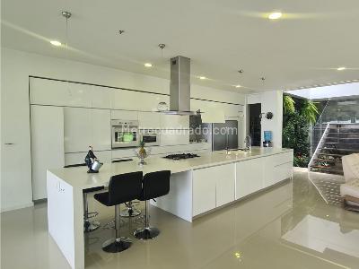 Casa de 4 alcobas en venta en Los Balsos, Medellín, 1781 m² · foto 5 de 20