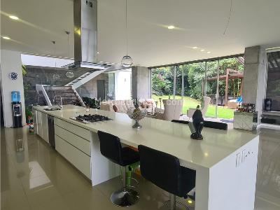 Casa de 4 alcobas en venta en Los Balsos, Medellín, 1781 m² · foto 6 de 20