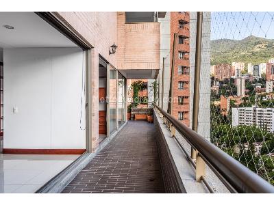 Apartamento en venta en El Poblado, Medellín · foto 3 de 20