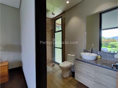 Casa de 4 alcobas en venta en Alto De Las Palmas, Envigado, 650 m² · foto 17 de 20