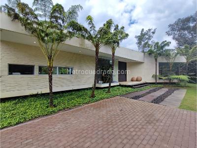 Casa de 3 alcobas en venta en Alto De Las Palmas, Envigado, 540 m² · foto 2 de 19