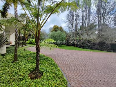 Casa de 3 alcobas en venta en Alto De Las Palmas, Envigado, 540 m² · foto 4 de 19