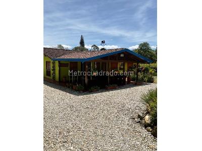 Casa de 3 alcobas en venta en Llanogrande, Rionegro, 210 m² · foto 3 de 6