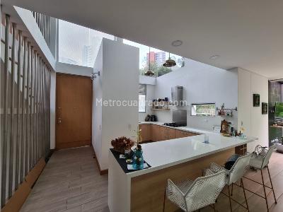 Casa de 3 alcobas en venta en El Esmeraldal, Envigado, 497 m² · foto 13 de 20