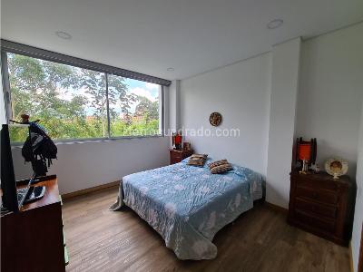Casa de 3 alcobas en venta en El Esmeraldal, Envigado, 497 m² · foto 16 de 20