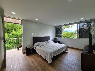 Casa de 3 alcobas en venta en El Esmeraldal, Envigado, 497 m² · foto 18 de 20
