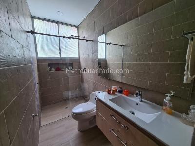 Casa de 3 alcobas en venta en El Esmeraldal, Envigado, 497 m² · foto 19 de 20