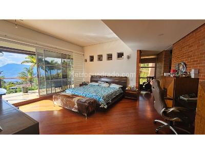 Casa de 4 alcobas en venta en El Tesoro, Medellín, 470 m² · foto 8 de 13