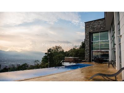 Casa de 5 alcobas en venta en Envigado, Envigado, 757 m² · foto 3 de 20