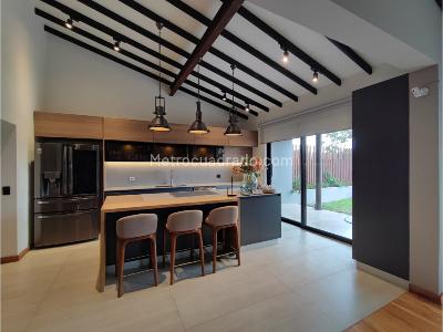 Casa de 5 alcobas en venta en Llanogrande, Rionegro, 685 m² · foto 14 de 20