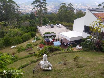 Casa de 4 alcobas en venta en San Lucas, Medellín, 629 m² · foto 4 de 19