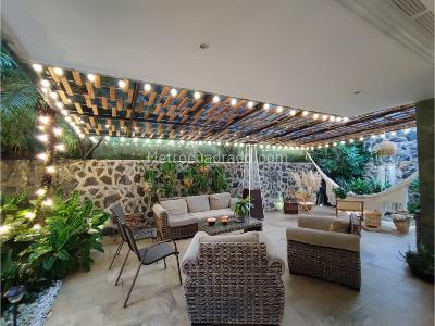 Casa de 3 alcobas en venta en Envigado, Envigado, 201 m² · foto 2 de 9
